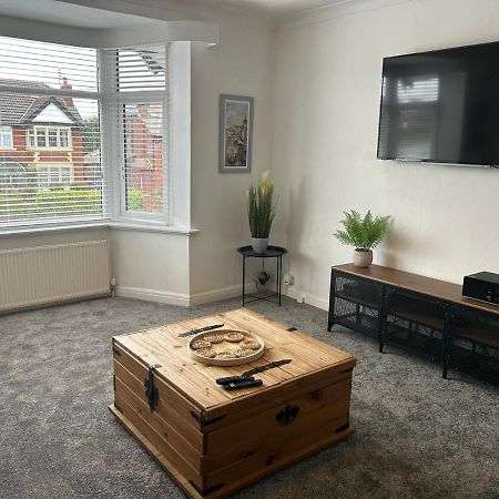 Light And Spacious Highcross Apartment Poulton-le-Fylde Eksteriør billede