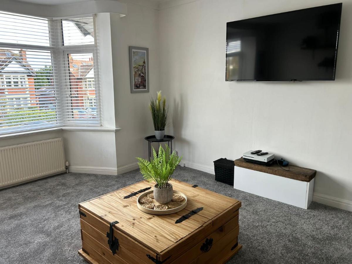 Light And Spacious Highcross Apartment Poulton-le-Fylde Eksteriør billede