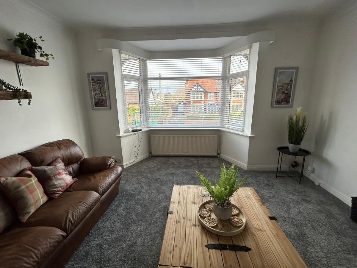 Light And Spacious Highcross Apartment Poulton-le-Fylde Eksteriør billede